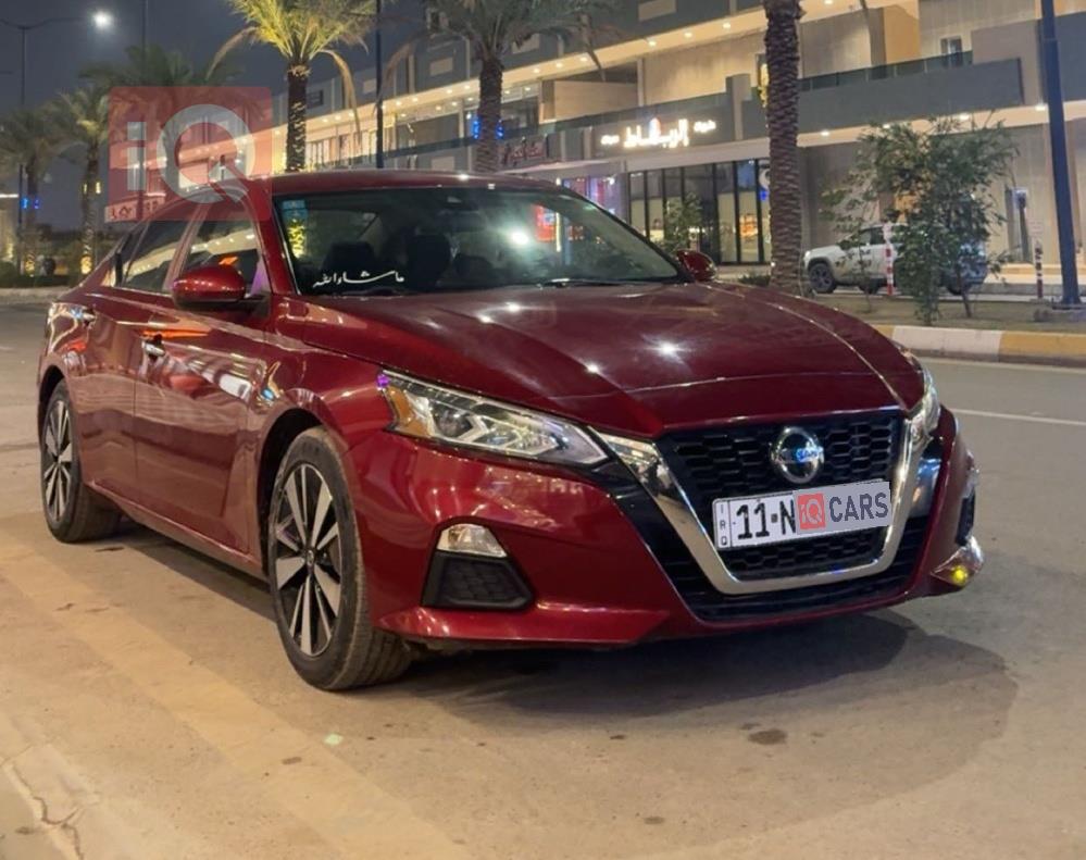 نيسان ألتيما